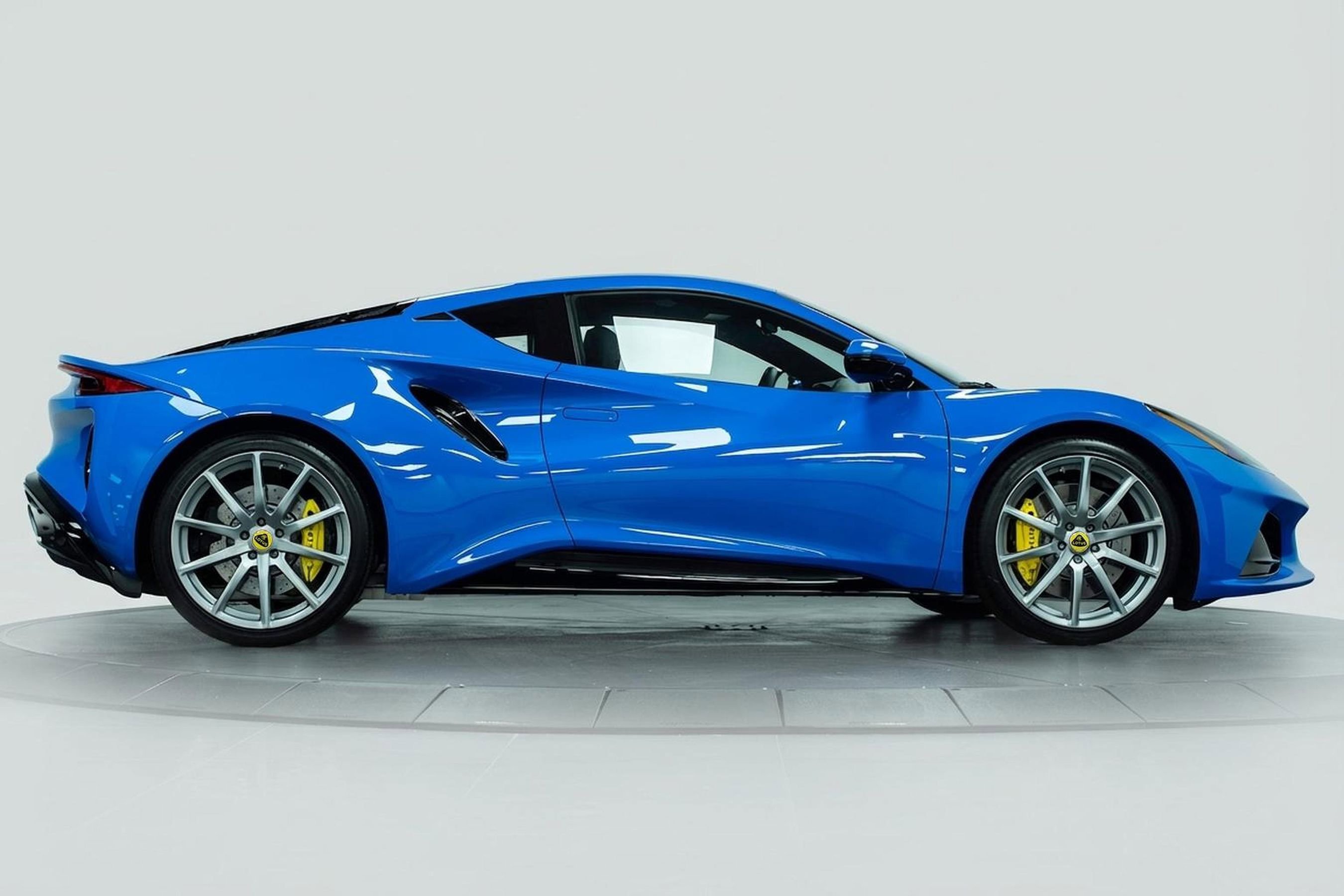 New 2025 Lotus Emira image 5