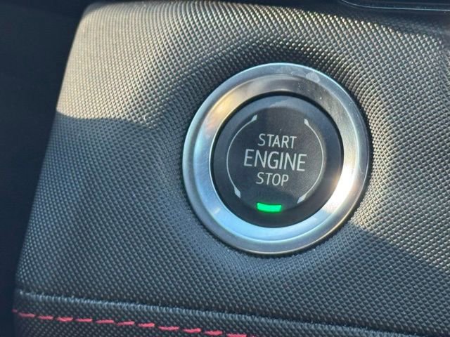 Used 2025 Chevrolet Colorado Z71 w/ Technology Package image 34