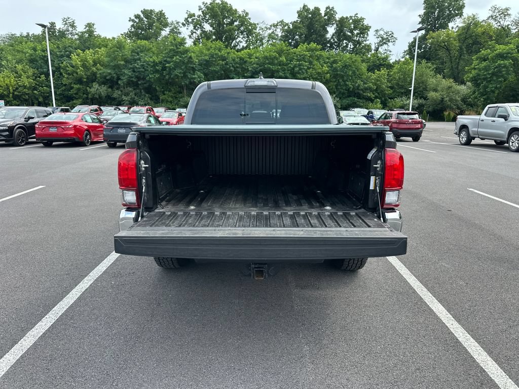 Used 2018 Toyota Tacoma SR5 RWD image 11