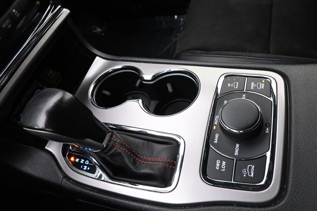 Used 2020 Jeep Grand Cherokee Trailhawk AWD/4WD image 31