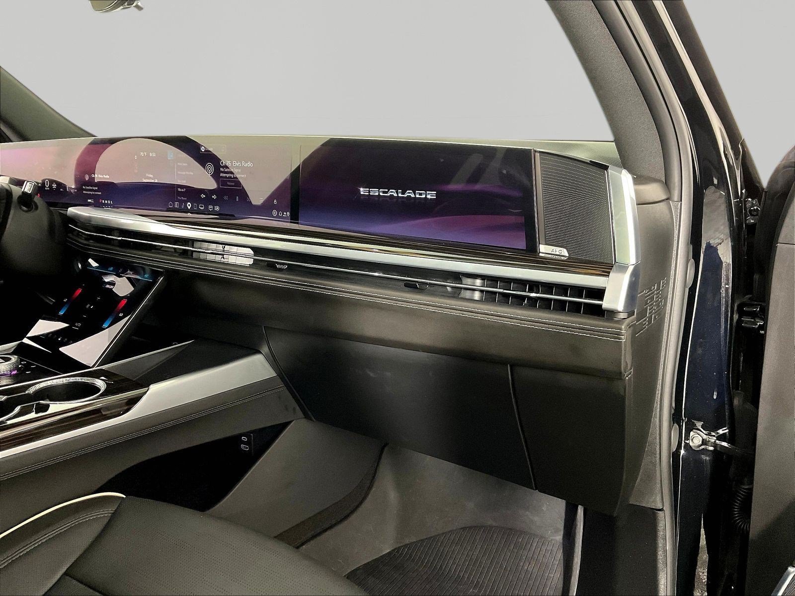 Used 2025 Cadillac Escalade Premium Luxury w/ LPO, Floor Liner Package AWD/4WD image 27