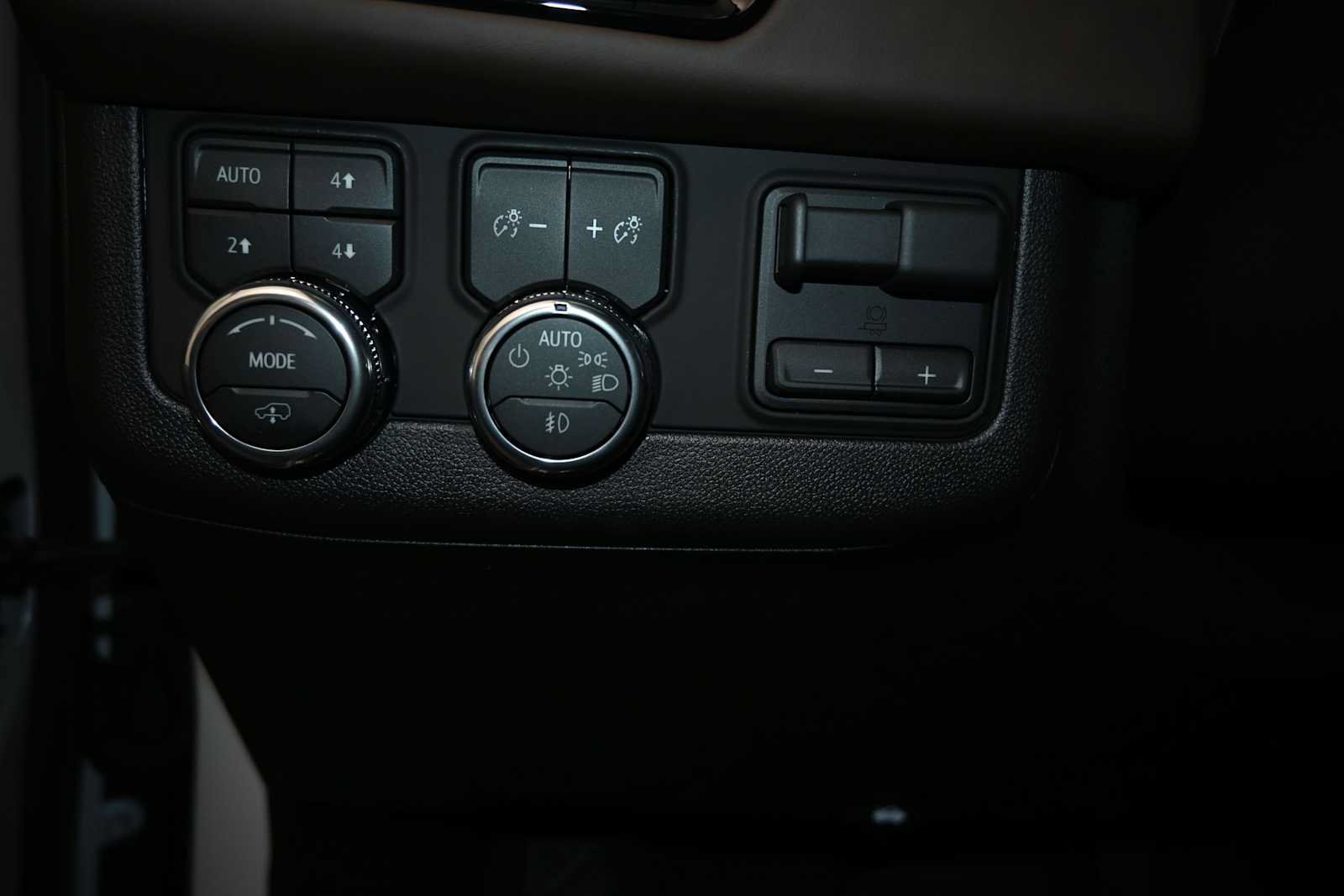New 2026 GMC Yukon XL Denali Ultimate AWD/4WD image 12