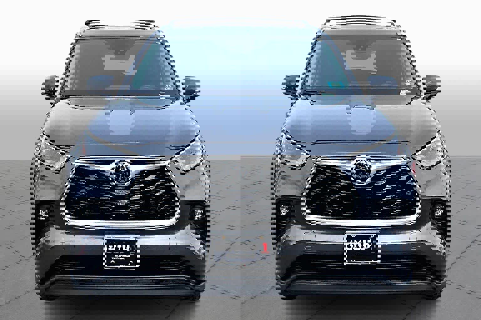 Used 2023 Toyota Highlander XLE image 4