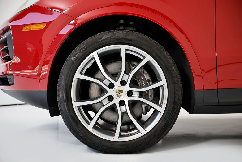 Certified 2023 Porsche Cayenne Coupe AWD/4WD image 13