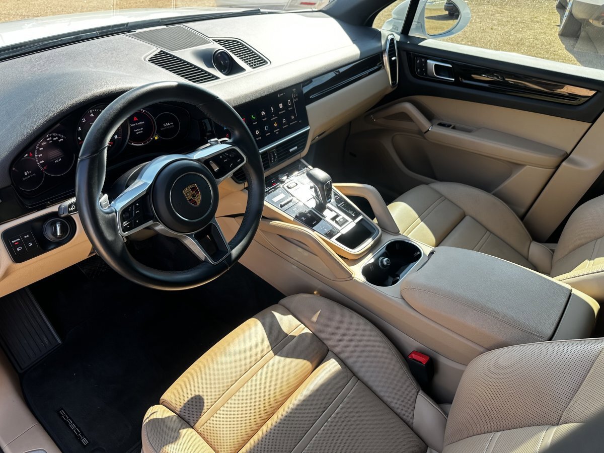 Used 2022 Porsche Cayenne Platinum Edition image 20