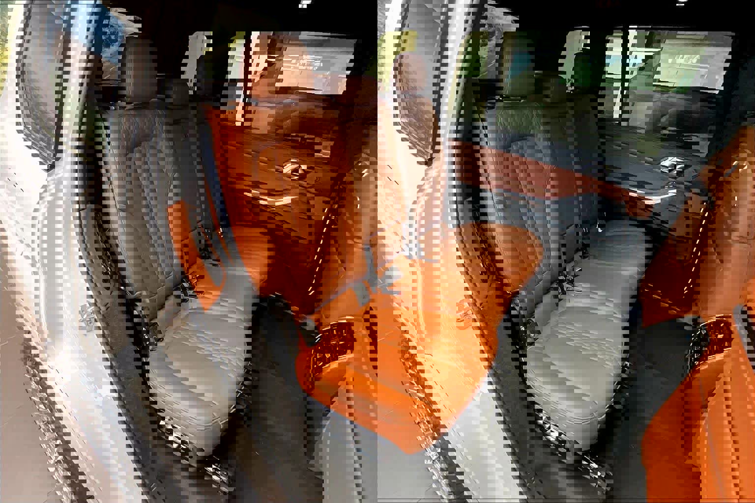 Used 2024 BMW X7 xDrive40i w/ M Sport Package image 19