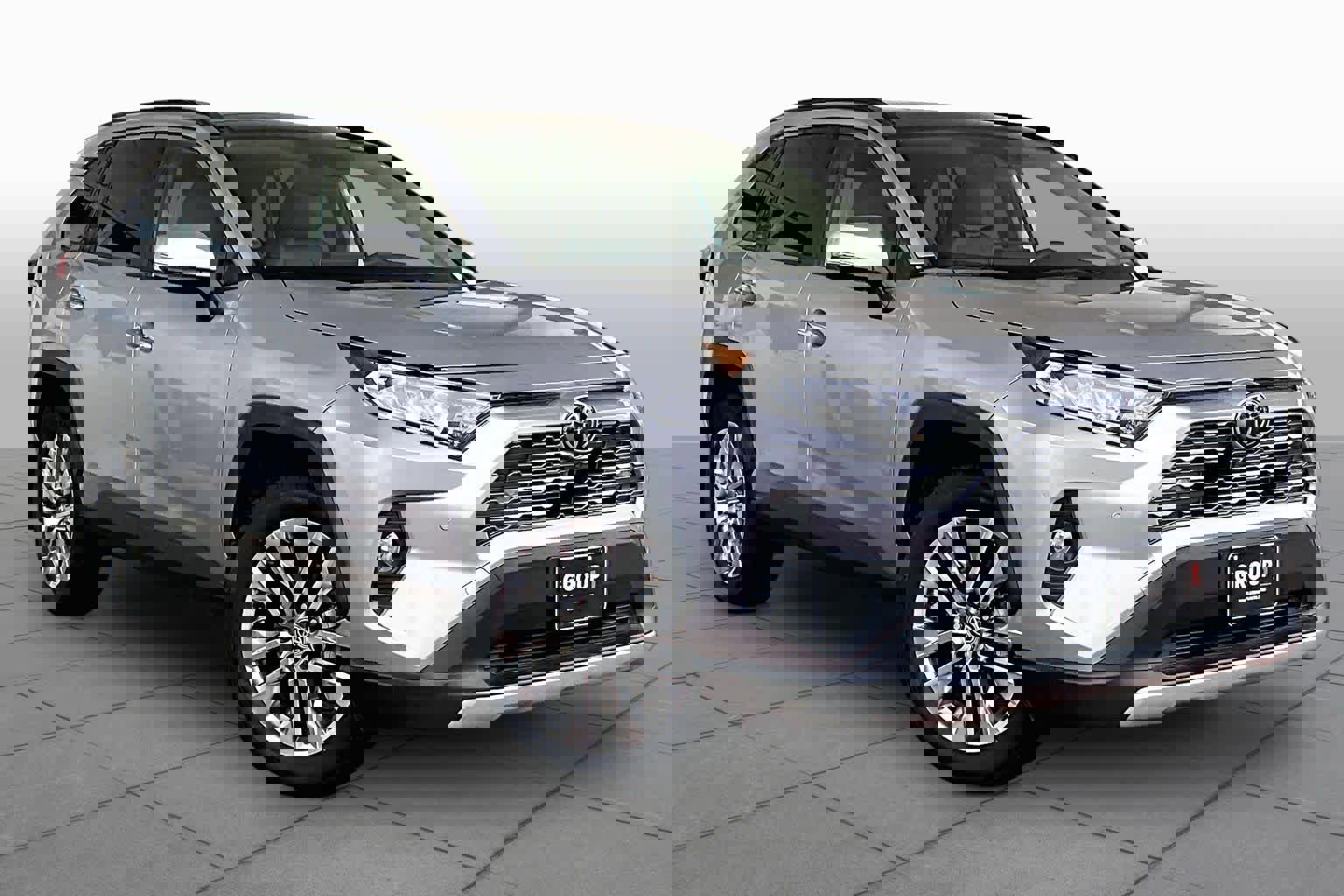 Used 2020 Toyota RAV4 Limited FWD image 3