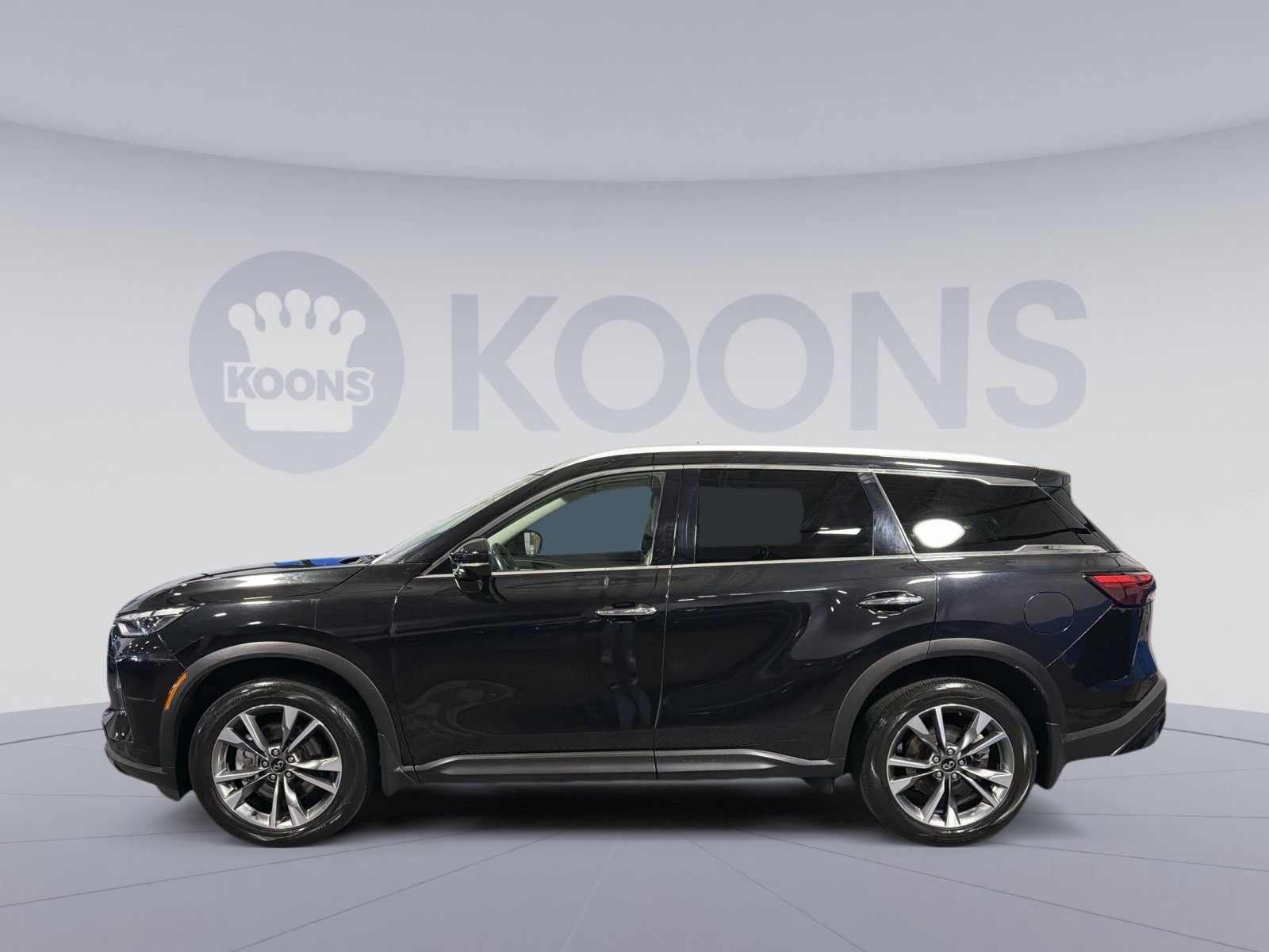 Used 2023 INFINITI QX60 Luxe w/ Cargo Package AWD/4WD image 2