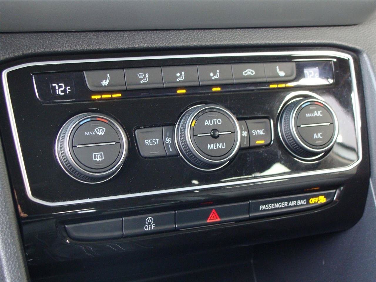Used 2022 Volkswagen Atlas SE w/ Black Wheel Package FWD image 29