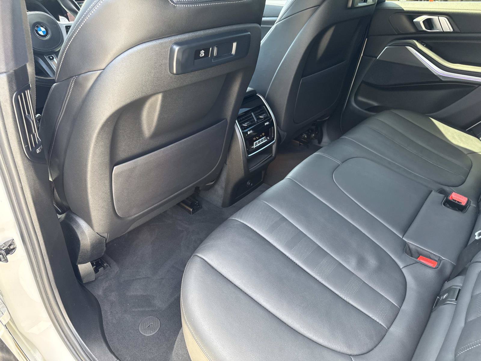 Used 2021 BMW X5 xDrive40i w/ M Sport Package AWD/4WD image 14