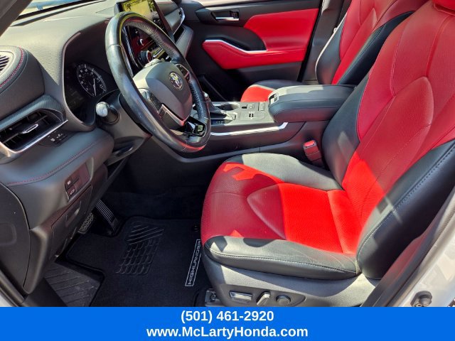 Used 2021 Toyota Highlander XSE FWD image 10