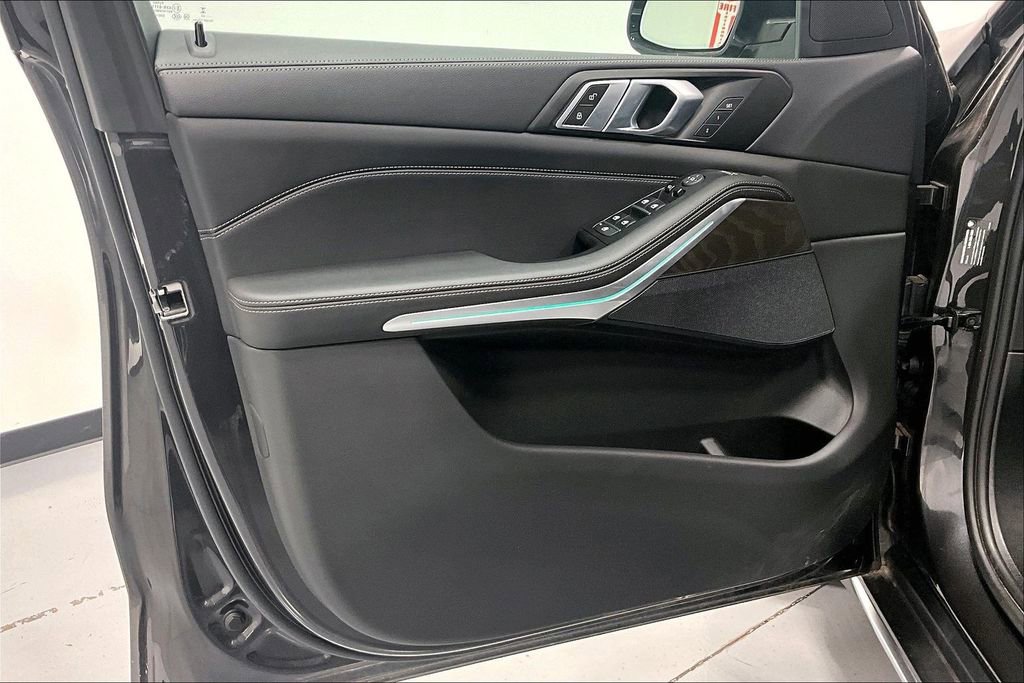Used 2023 BMW X5 xDrive40i w/ Premium Package image 18
