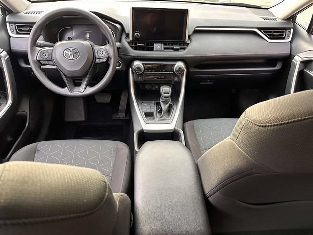 Used 2025 Toyota RAV4 XLE AWD/4WD image 21