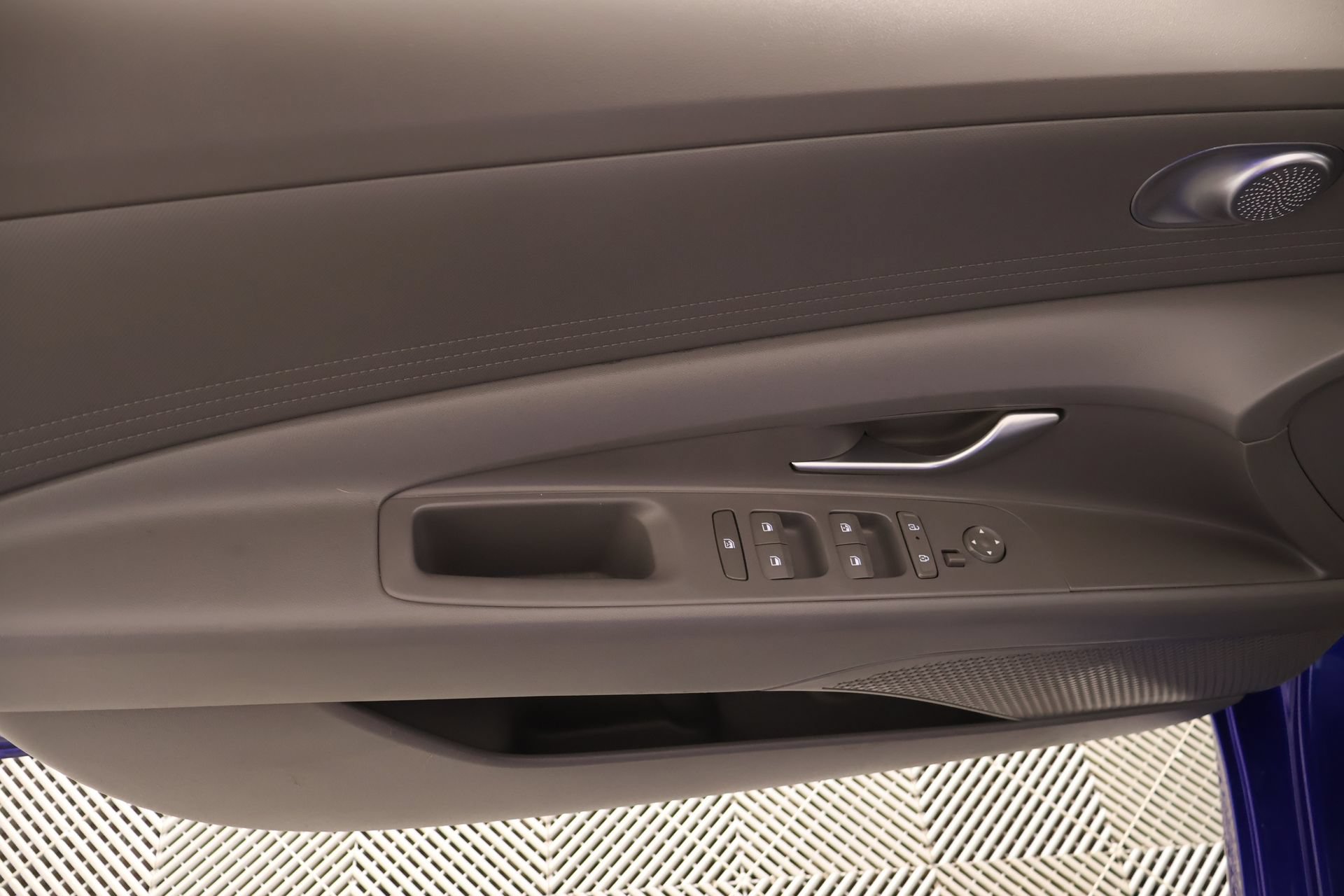 Certified 2024 Hyundai Elantra SEL FWD image 15