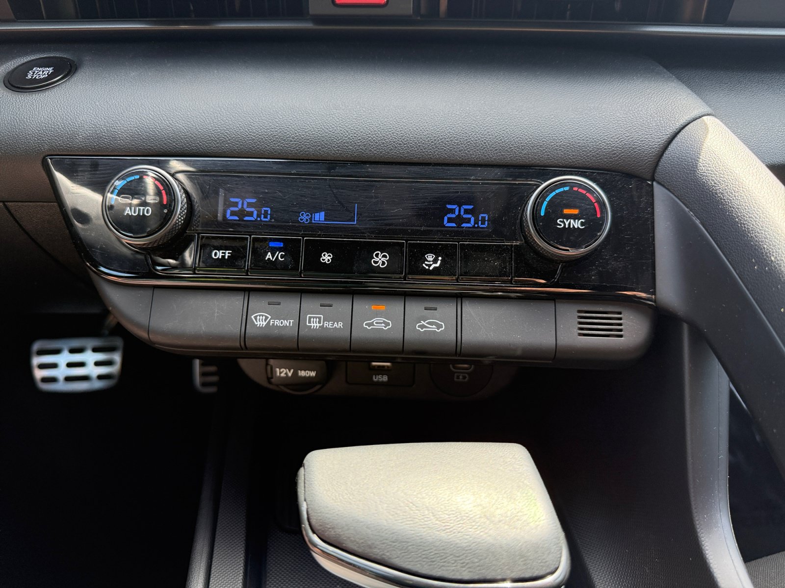 Certified 2025 Hyundai Elantra Sport FWD image 13