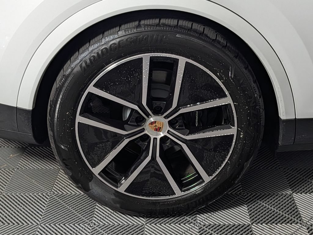 Used 2026 Porsche Cayenne E-Hybrid Coupe AWD/4WD image 13