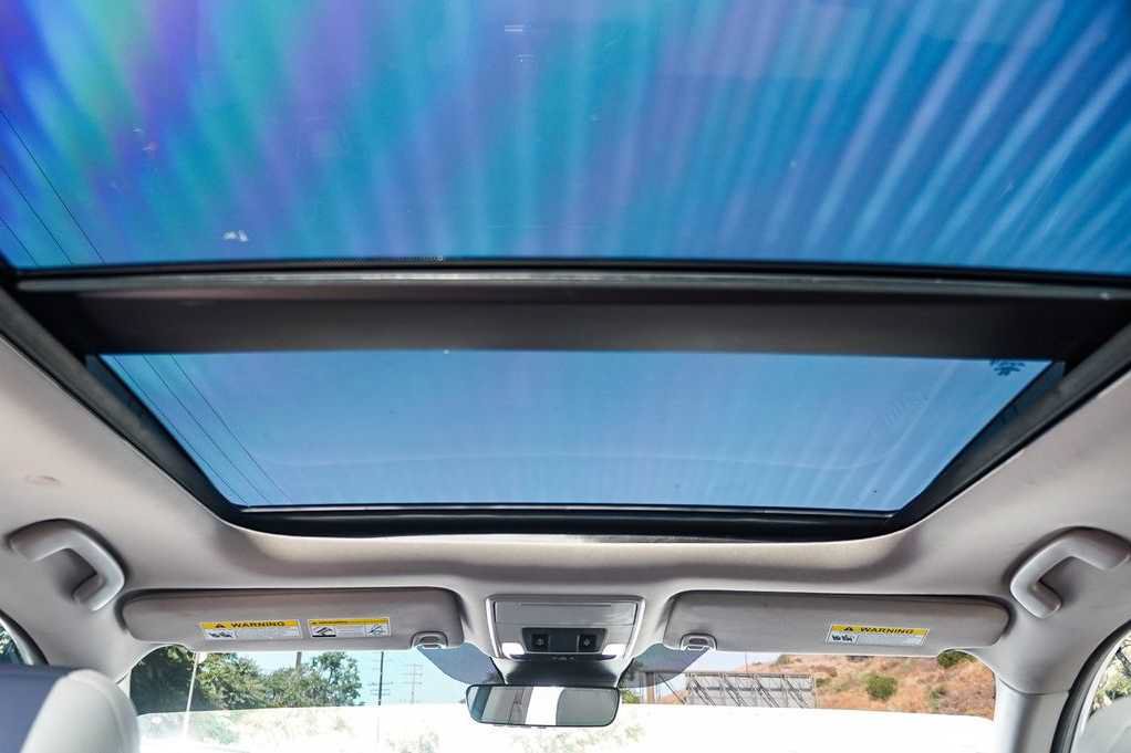Used 2024 Honda Pilot Touring image 18