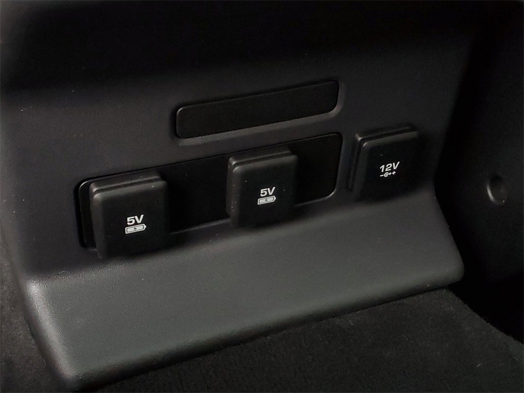 Used 2020 Land Rover Range Rover Velar S image 31