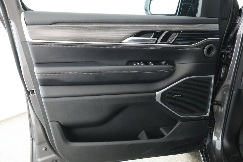 Used 2023 Jeep Wagoneer Series II w/ Premium Group I image 9