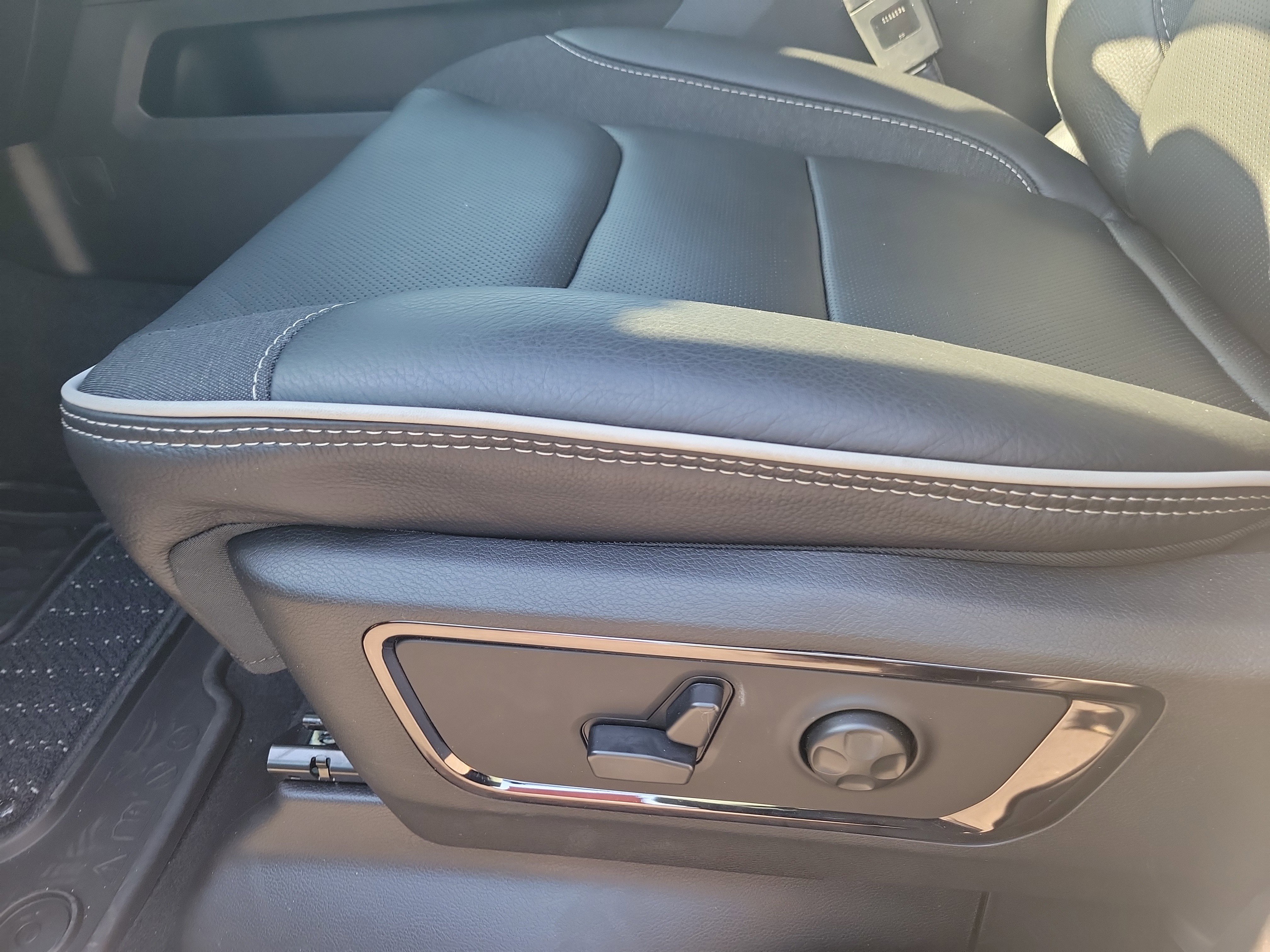 New 2026 RAM 1500 Limited image 21