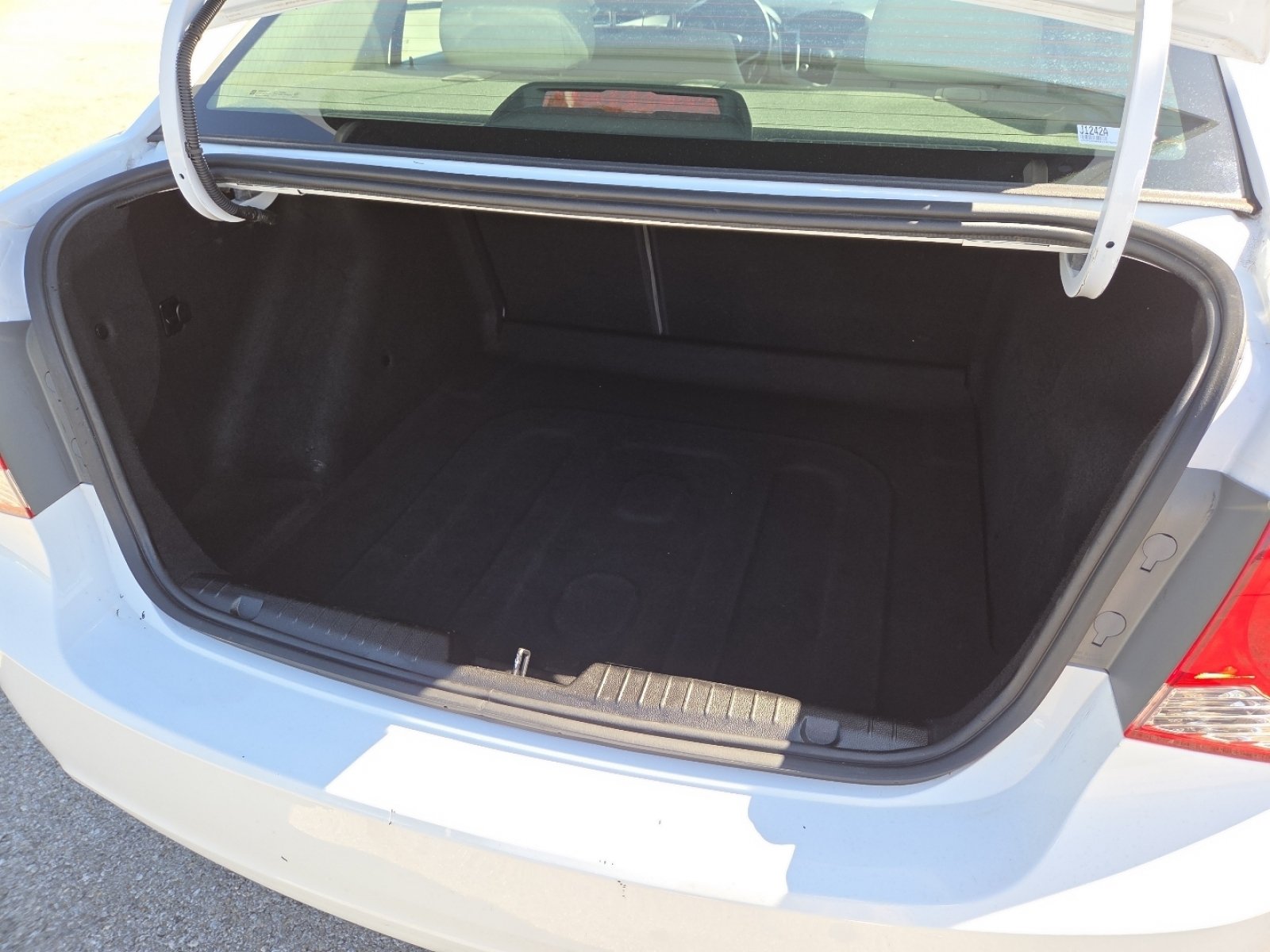Used 2014 Chevrolet Cruze LT FWD image 17