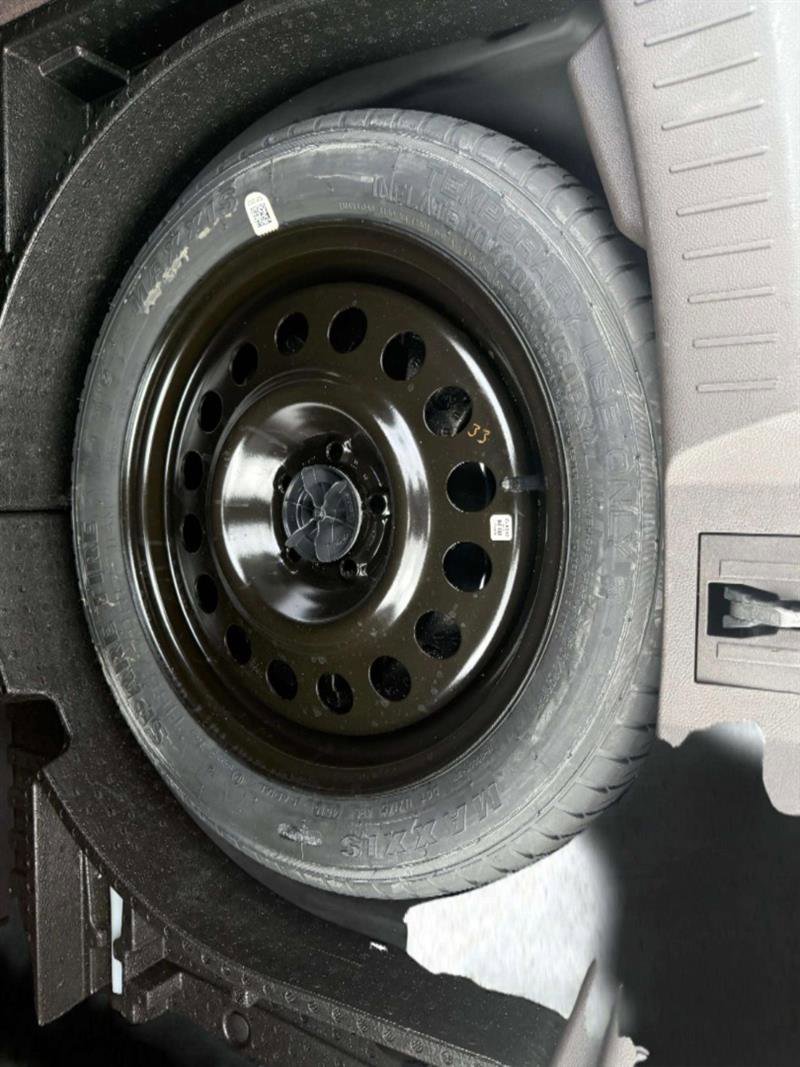 Used 2016 Lincoln MKC Reserve w/ Lincoln MKC Climate Package image 27