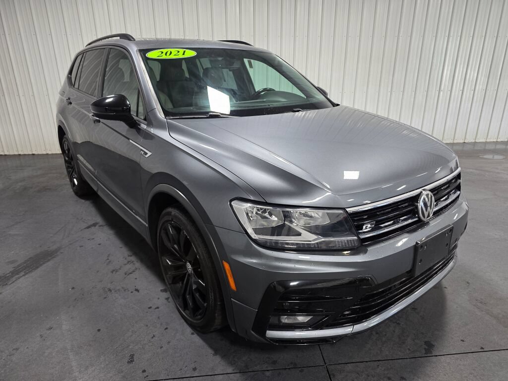 Used 2021 Volkswagen Tiguan SE R-Line w/ 3rd Row Seat Package AWD/4WD image 2