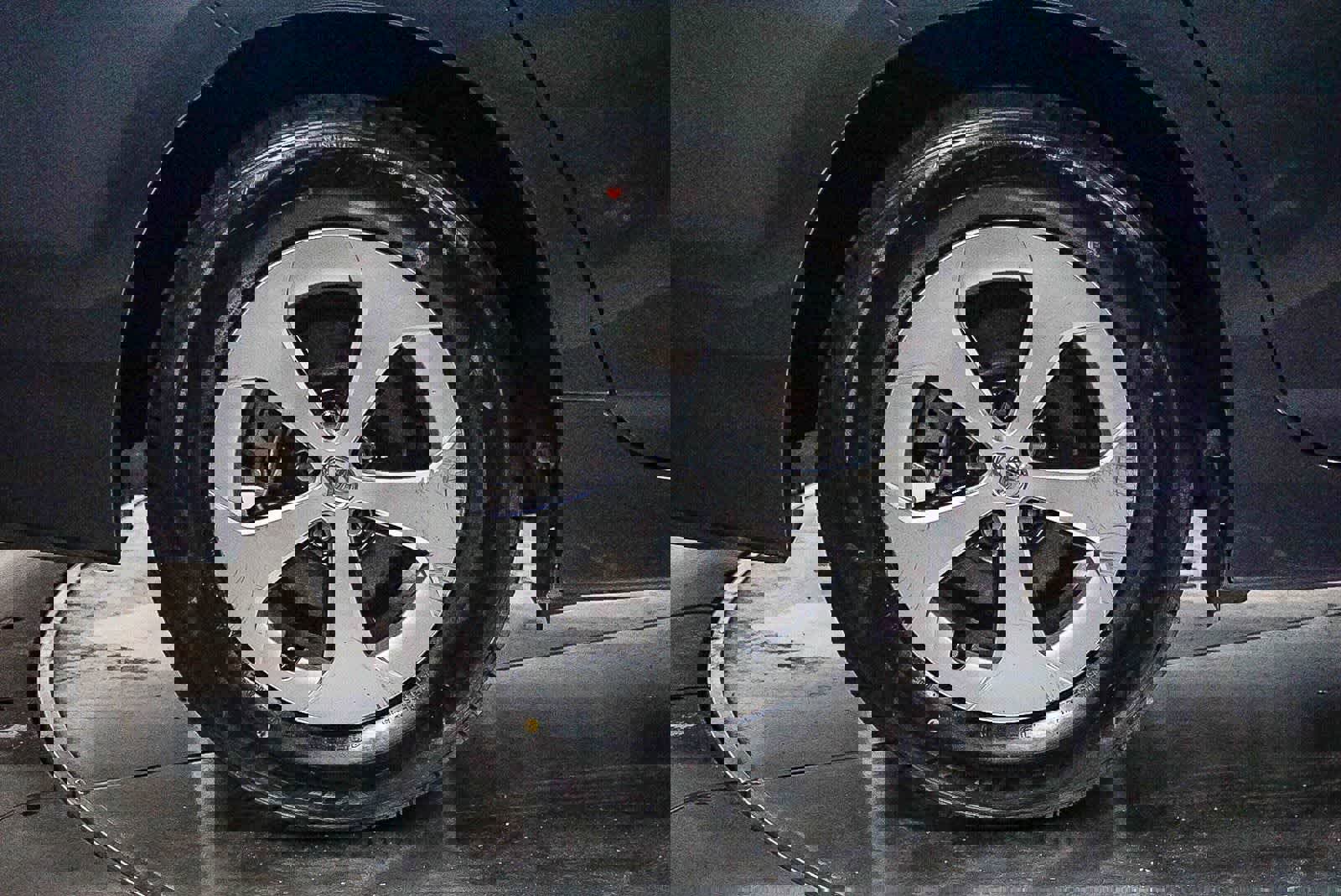 Used 2013 Toyota Prius Three image 7