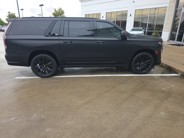 Used 2023 Cadillac Escalade ESV Sport Platinum AWD/4WD image 5