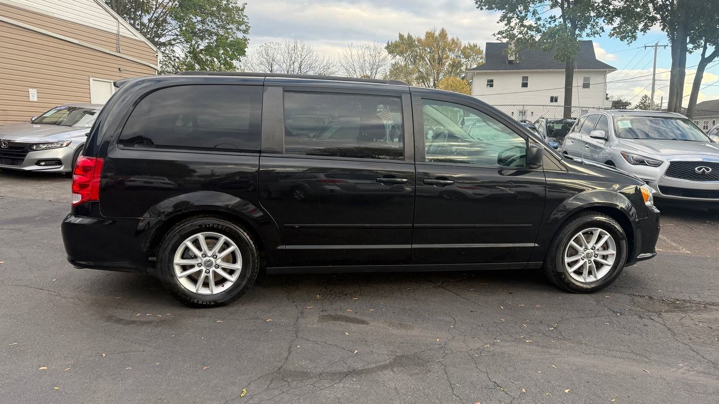 Used 2016 Dodge Grand Caravan SXT image 6