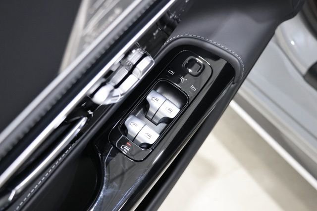 Used 2023 Mercedes-Benz SL 55 AMG 4MATIC image 25