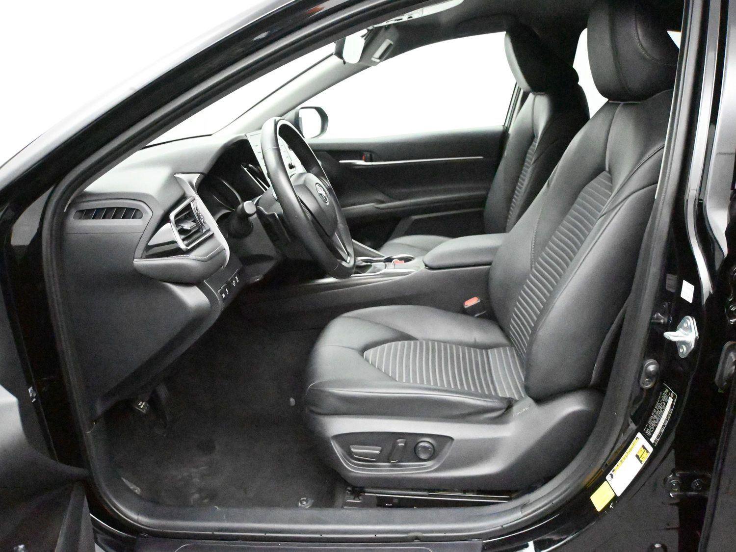 Used 2024 Toyota Camry SE image 7