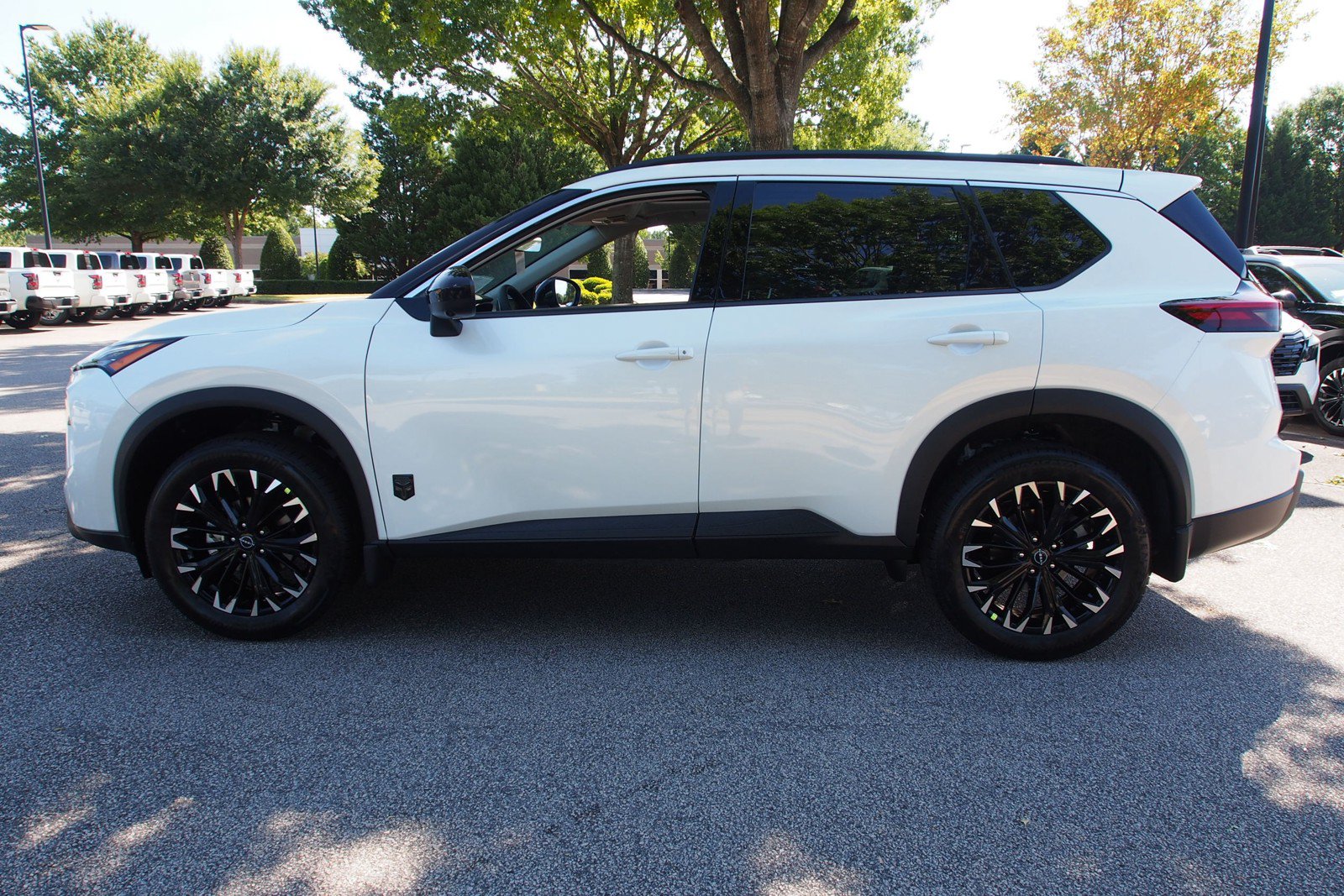 New 2026 Nissan Rogue Dark Armor FWD image 4