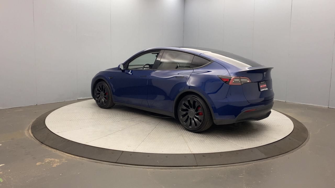 Used 2022 Tesla Model Y Performance AWD/4WD image 3