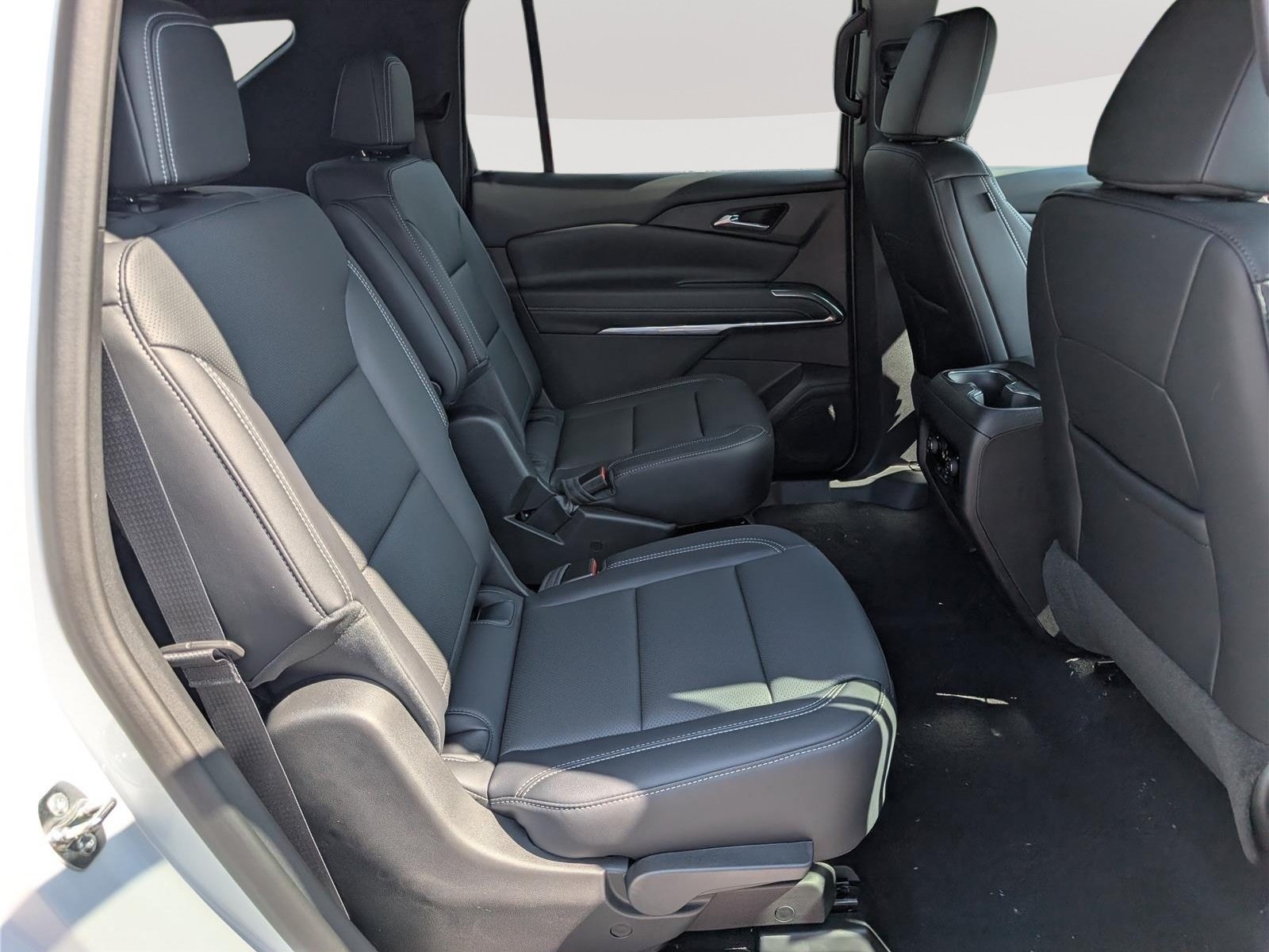 New 2027 Chevrolet Traverse LT w/ Driver Confidence Package FWD image 8
