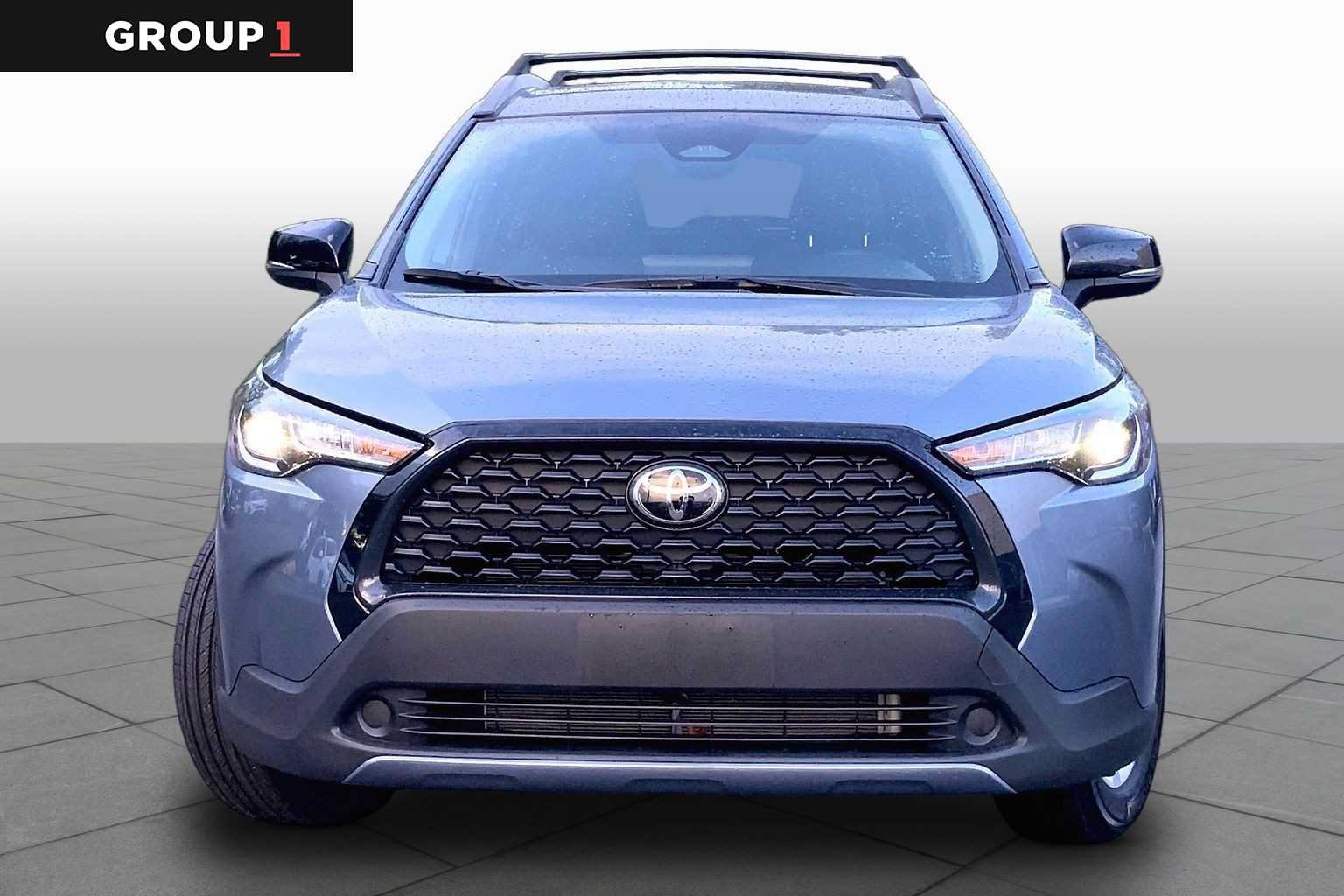 Used 2025 Toyota Corolla Cross LE w/ Moonroof Package AWD/4WD image 4
