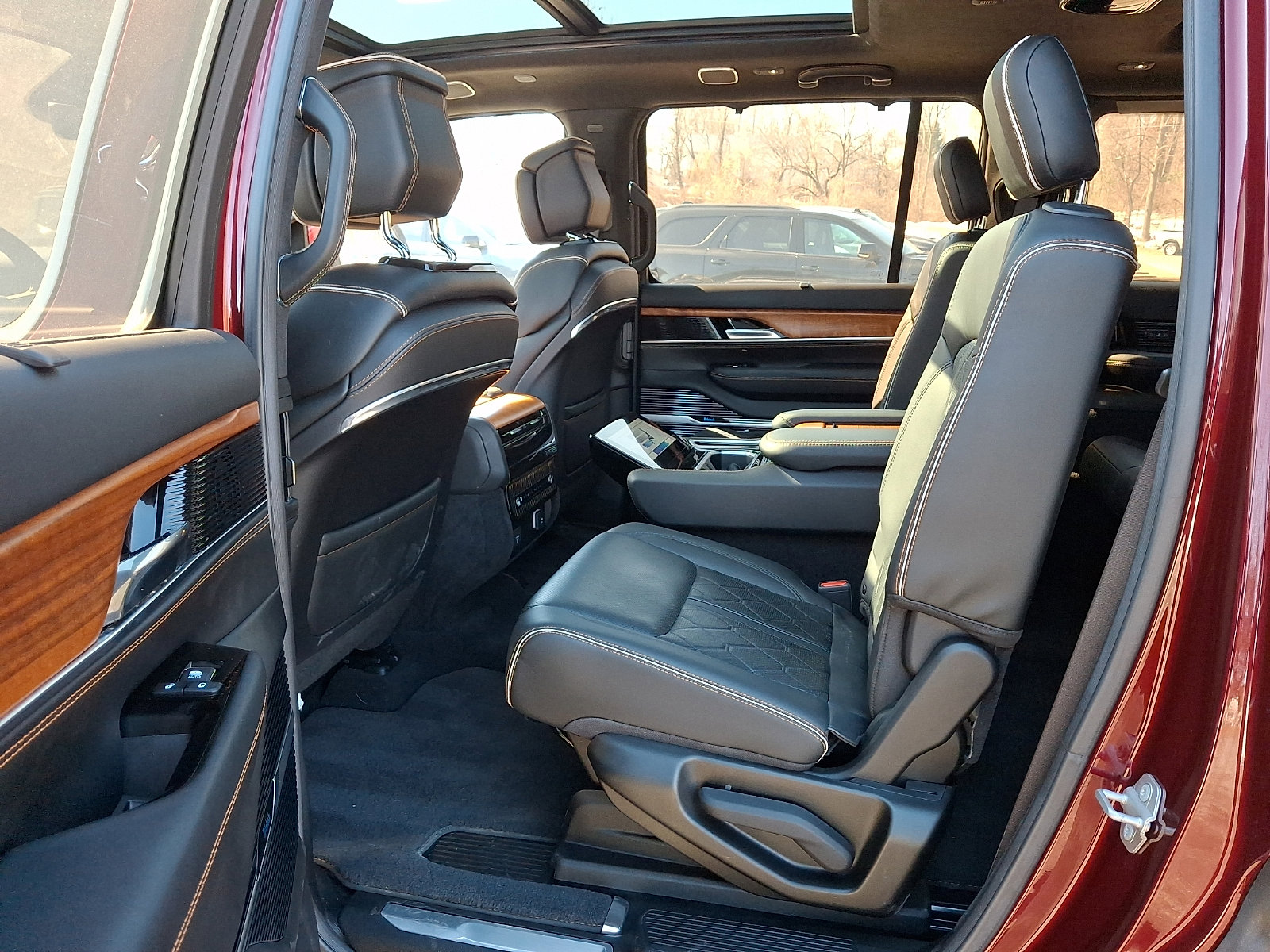 Certified 2022 Jeep Grand Wagoneer Series III image 10