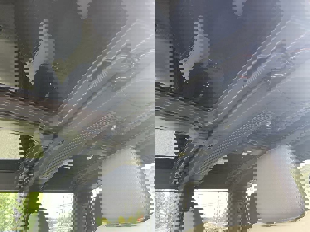 New 2026 GMC Hummer EV 4x4 Crew Cab w/ LPO, Dark Essentials Package image 18