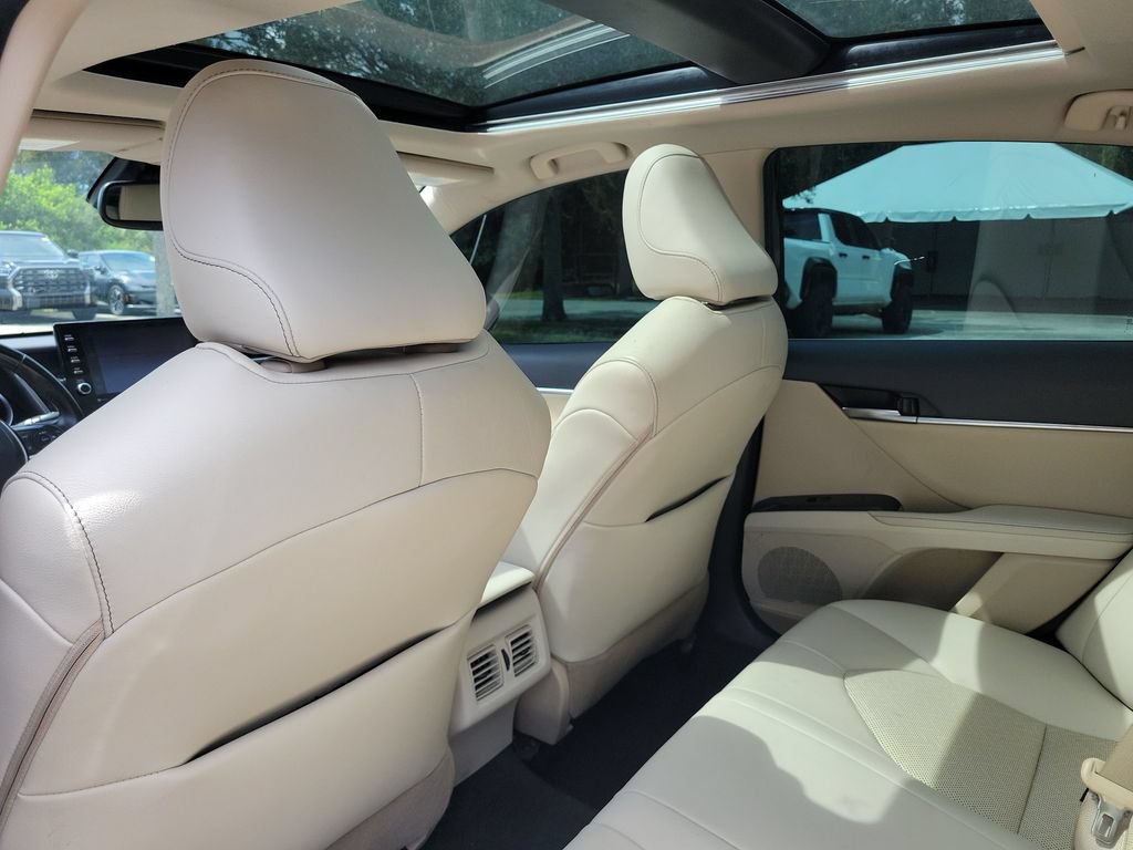 Used 2021 Toyota Camry XLE w/ Navigation Package FWD image 28