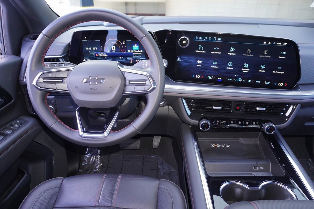 Used 2025 Chevrolet Suburban RST image 14