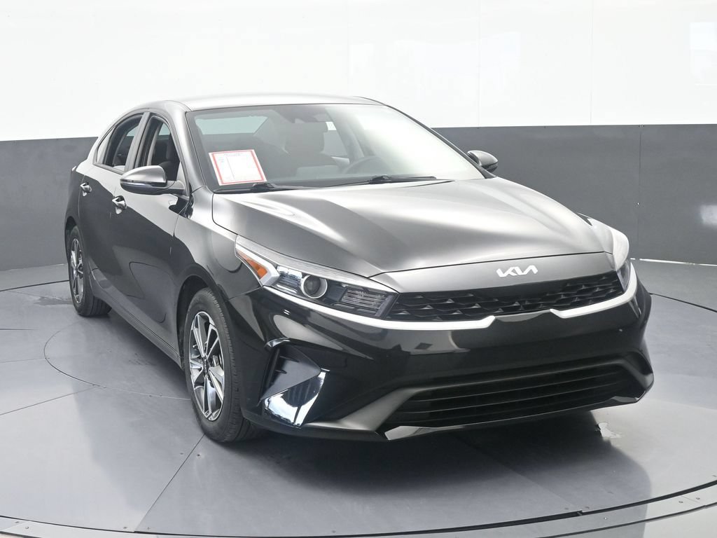 Used 2024 Kia Forte LXS w/ LXS Technology Package FWD image 9