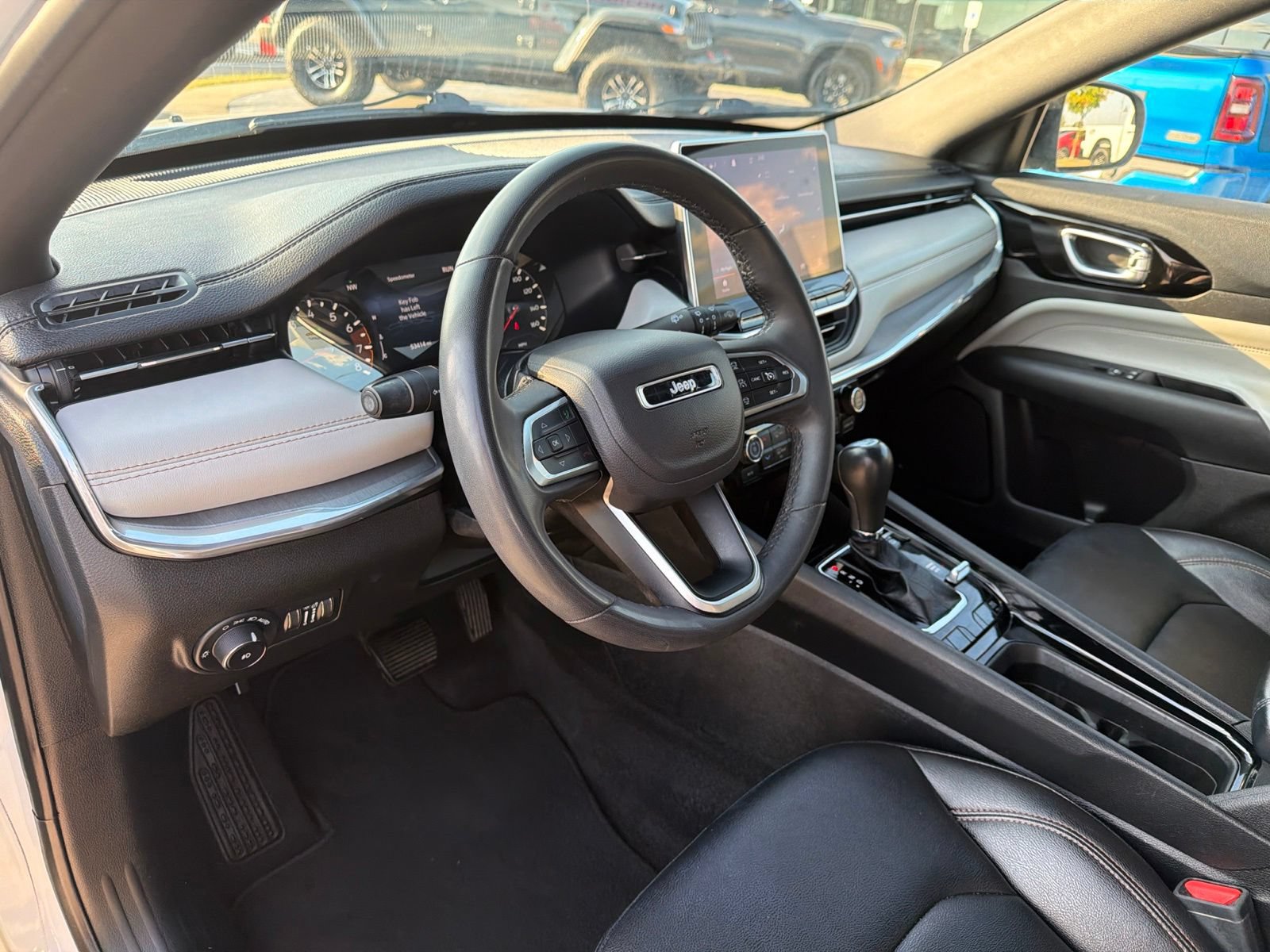 Used 2024 Jeep Compass Limited AWD/4WD image 10