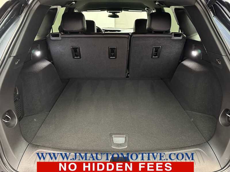 Used 2021 Cadillac XT5 Luxury image 16