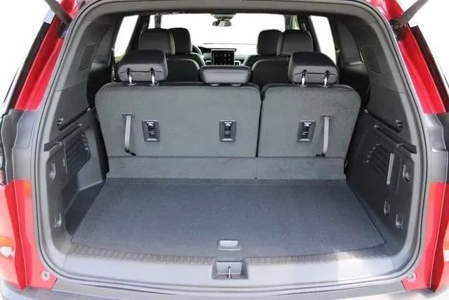 New 2025 GMC Acadia Elevation w/ Elevation Premium Package image 31