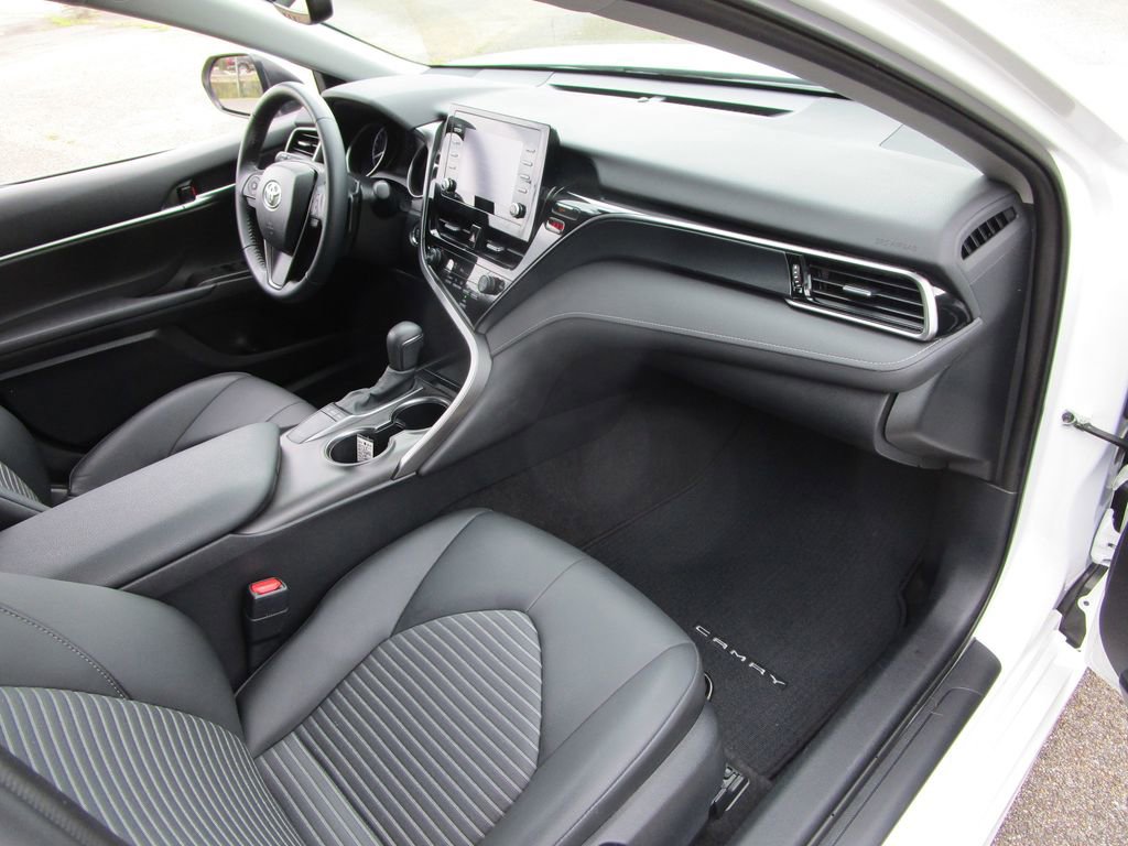 Used 2023 Toyota Camry SE w/ Convenience Package image 17
