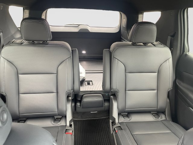 New 2027 Chevrolet Traverse LT w/ Driver Confidence Package AWD/4WD image 17