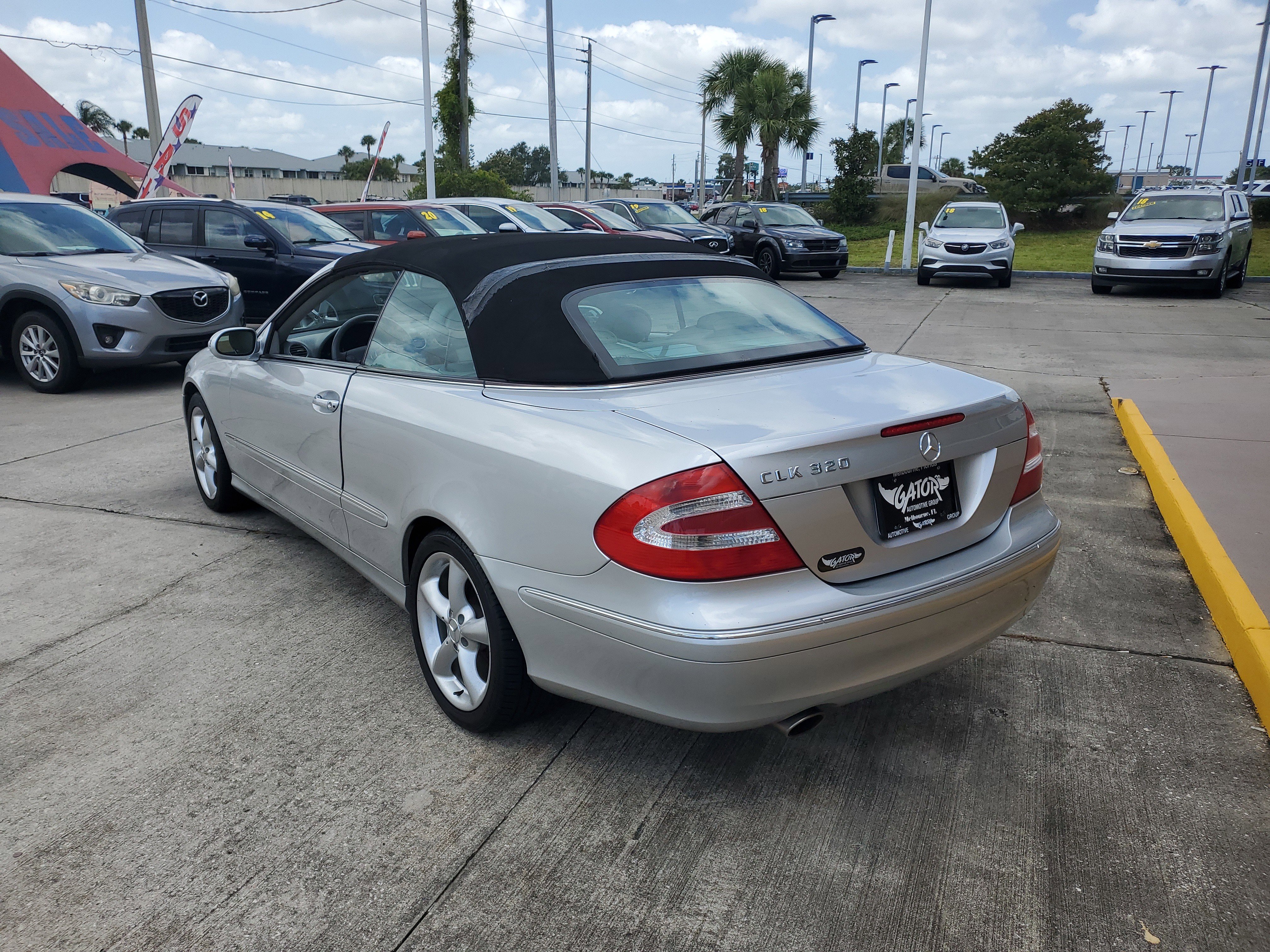 Used 2005 Mercedes-Benz CLK 320 Cabriolet image 4