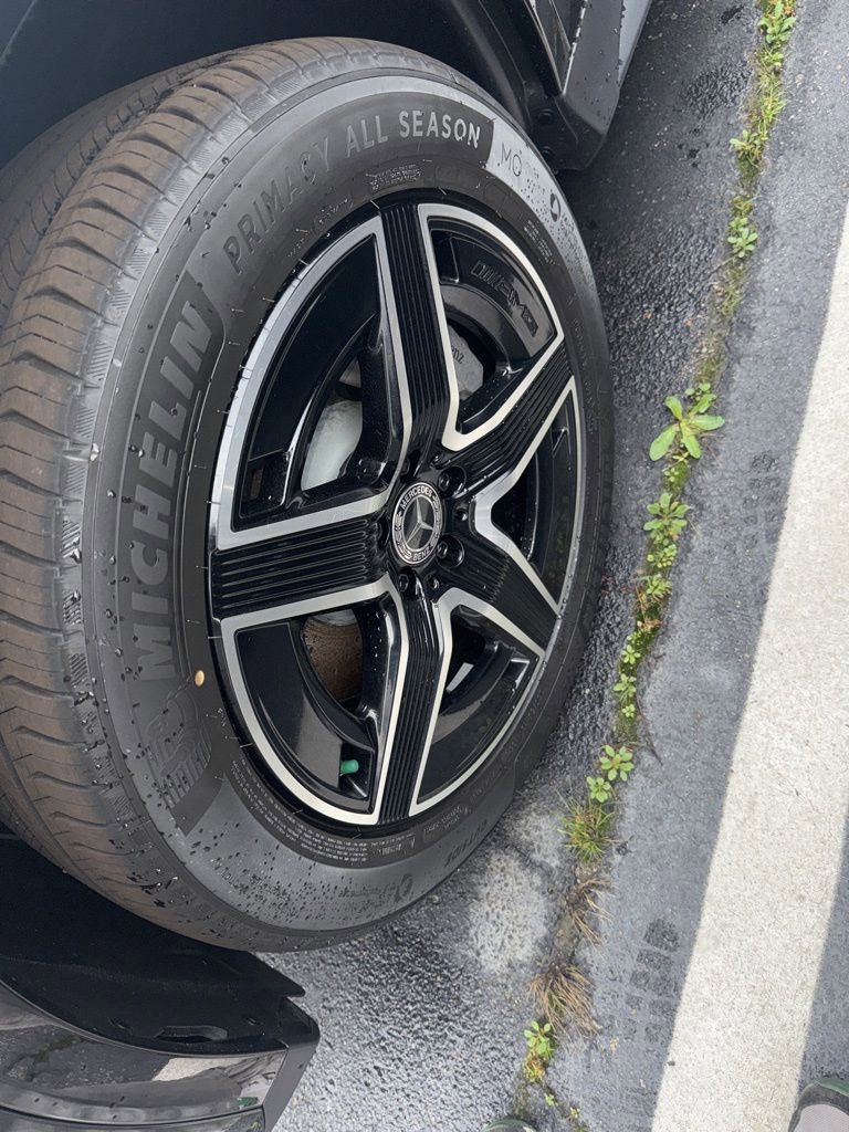 New 2026 Mercedes-Benz GLC 300 4MATIC image 3