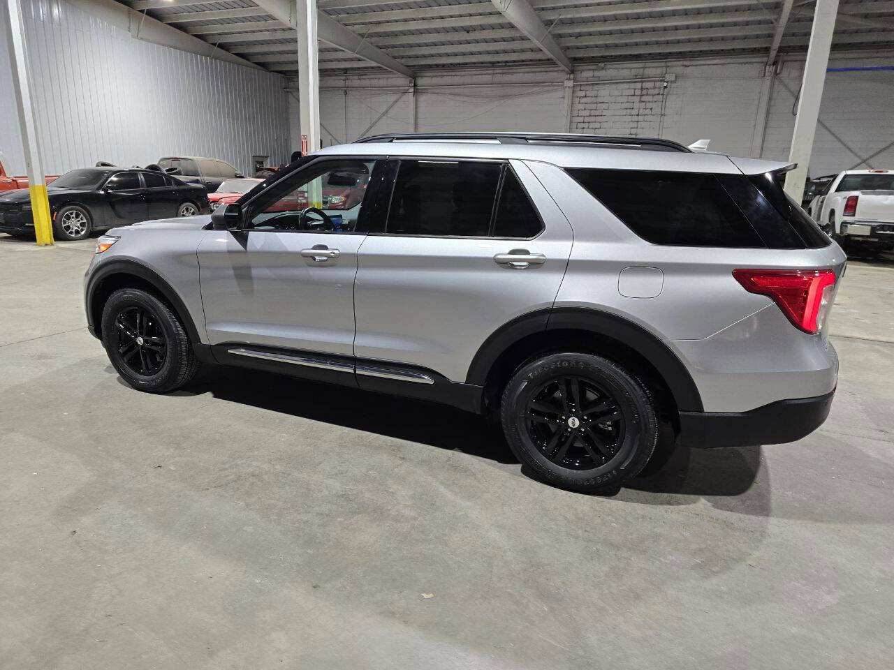 Used 2020 Ford Explorer XLT w/ Comfort Package image 7