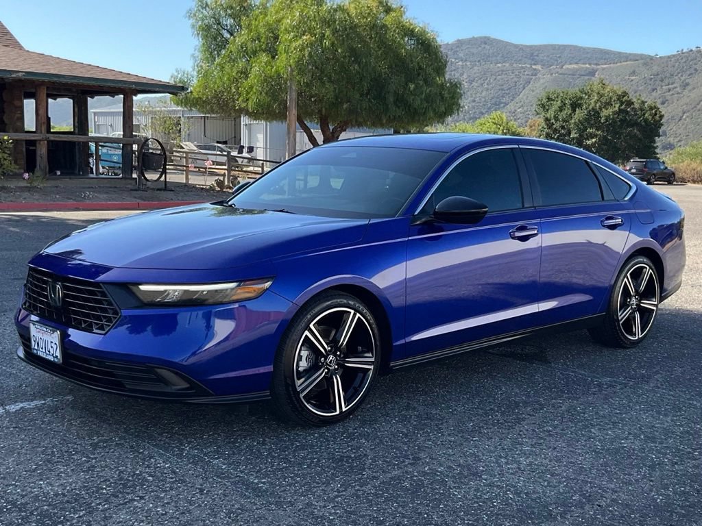Used 2025 Honda Accord Sport image 2